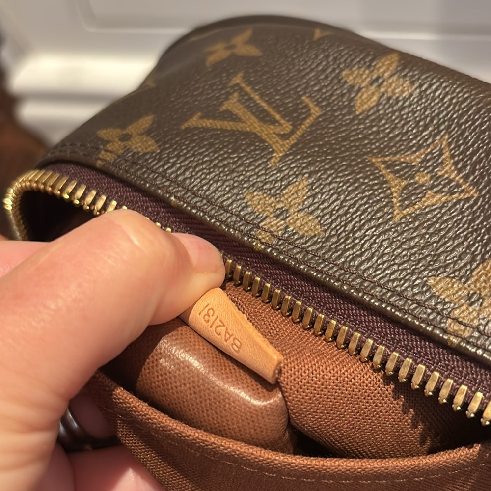 Louis Vuitton Monogram Eole 50 - Picture 12 of 16